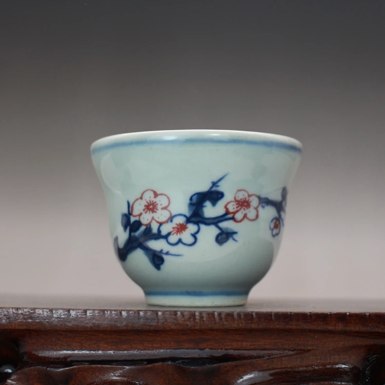 Vėlyvosios Čingų dinastijos krosnies mėlynos ir baltos slyvos raštas mažas arbatos puodelis vieno puodelio keramikos senos prekės