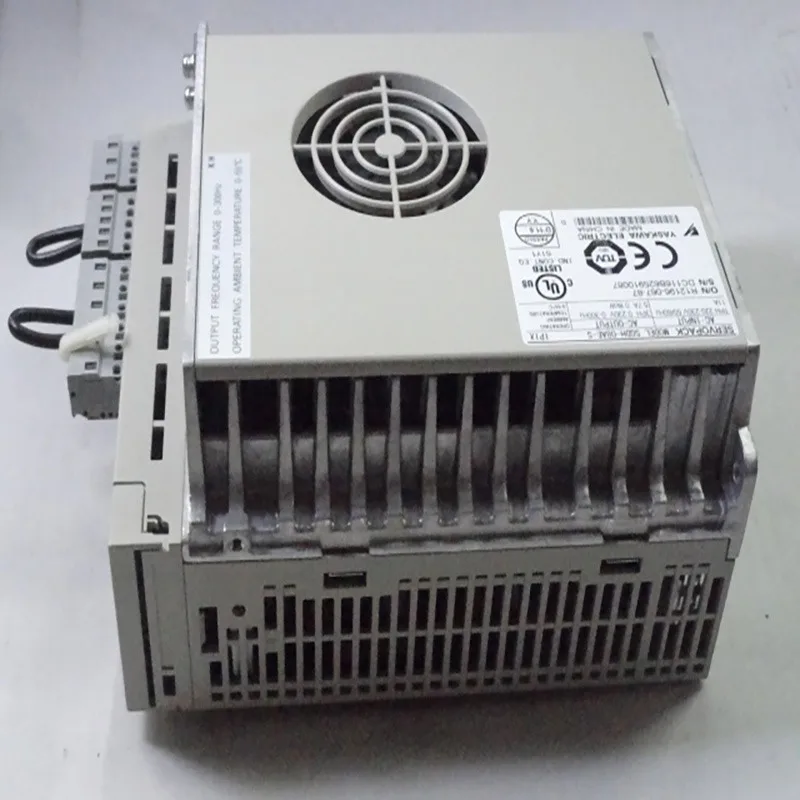 elektroniniai komponentai kintamosios srovės servo variklis ir tvarkyklė SGDV-200A01A002000