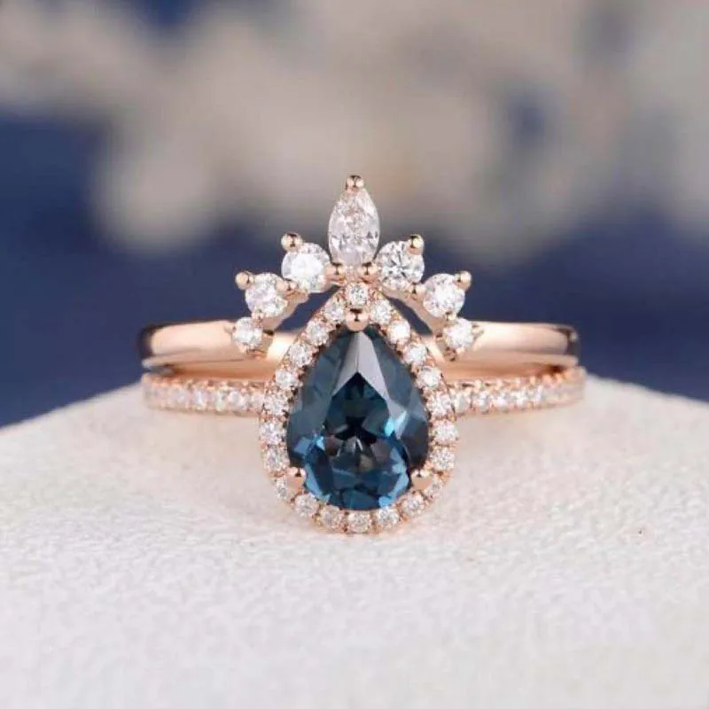 Fashion Delicate Rose Gold Colors Vandens lašo žiedai moterims Madingas metalas Inkrustuotas mėlynas akmuo Vestuvinių žiedų rinkinys Sužadėtuvių papuošalai