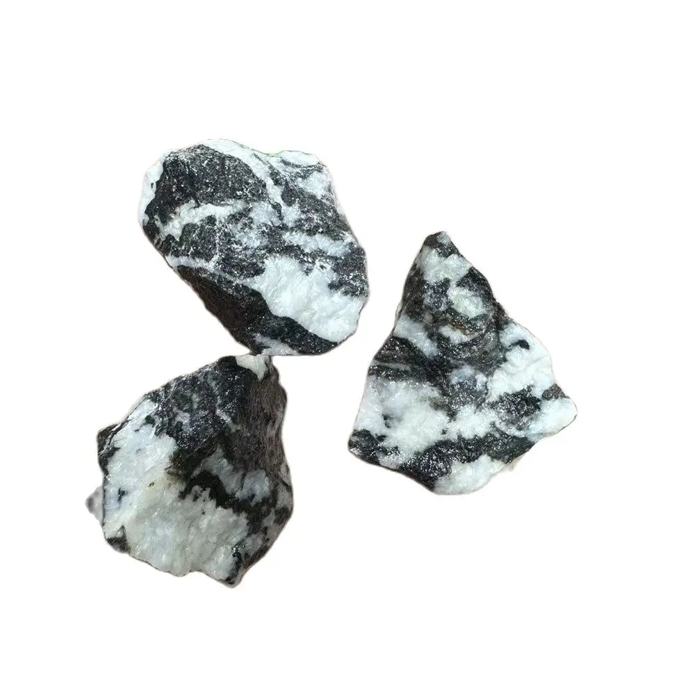 Juodojo zebro kvarco gijimo grubus krištolo akmens mineralinis pavyzdys, neapdorotas namų dekoravimui