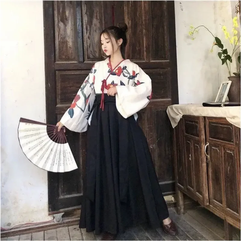 Kimono Sakura Girl Japonų gėlių spauda Retro suknelė Moterys Rytų Kamelijos meilės drabužiai Haori Azijos drabužiai