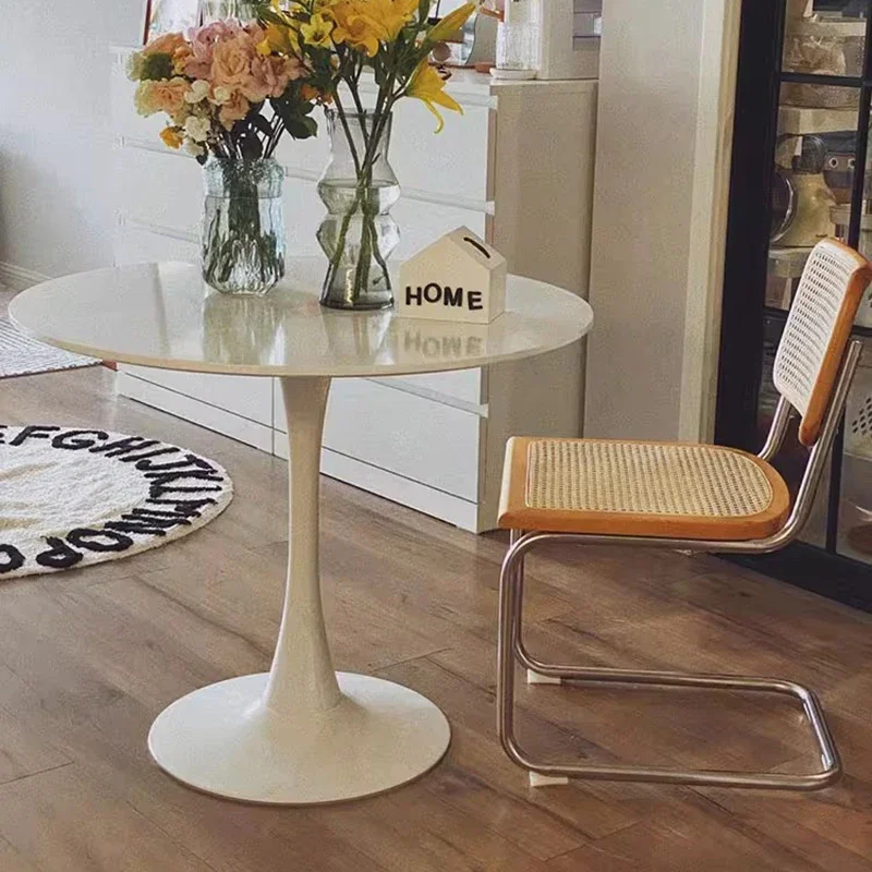 Korėja Apvalus kavos staliukas Modernus minimalistinis estetinis dizainerio šoninis staliukas Siauras baltas Stolik Kawowy Svetainės aksesuarai