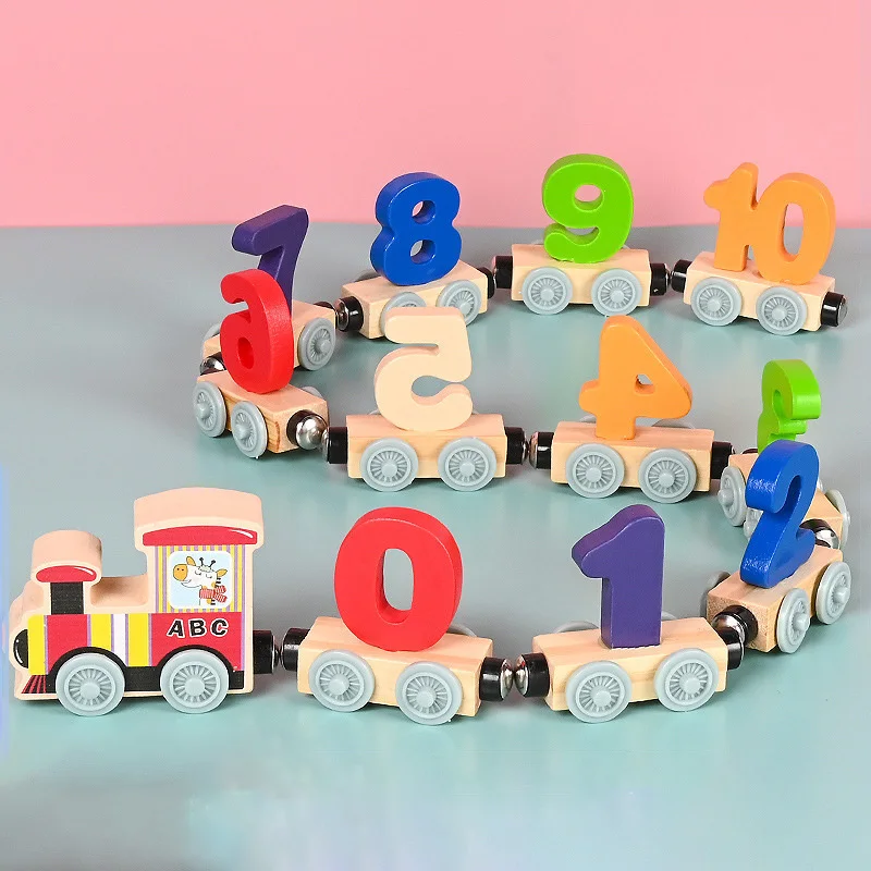 Lavinamieji žaislai Raidinis ir skaitmeninis traukinys Trejų metų mažylio vaikai Berniukai ir mergaitės lydės medinio žaislinio traukinio augimą
