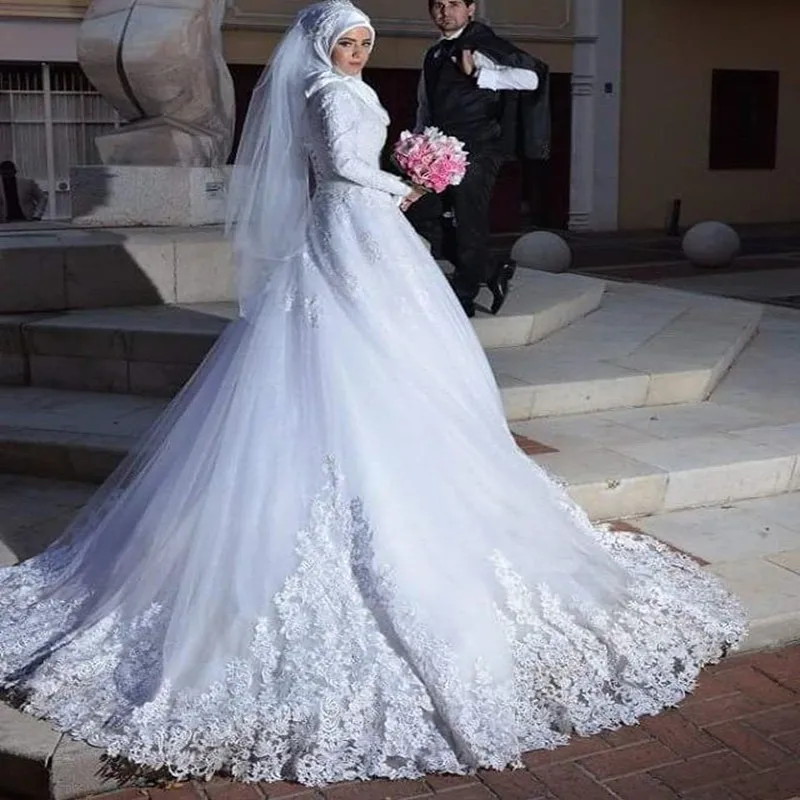 Musulmonų aukštu kaklu nėrinių aplikacijos Vestuvinės suknelės Chalatas De Mariée Sweep Traukinio korsetas Nugara Pilnos rankovės Sodo nuotakos chalatai