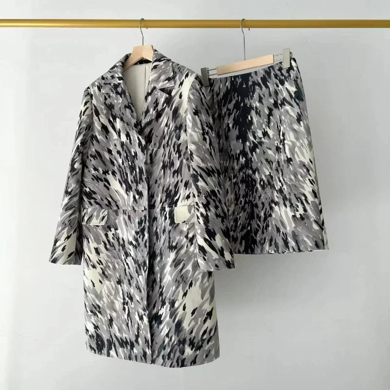 Rudens ir žiemos moterys Pilka Margintas laisvo silueto dizaino paltas/to paties stiliaus A linijos sijonas